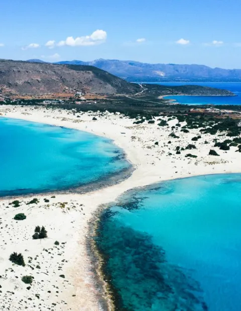 Lagune von Elafonissi auf Kreta mit türkisfarbenem Wasser